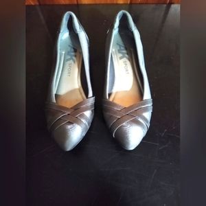 Anne Klein grey shoe